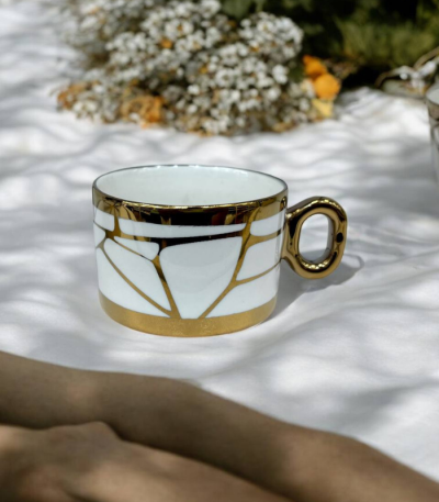 شات طرح‌ دار طلایی