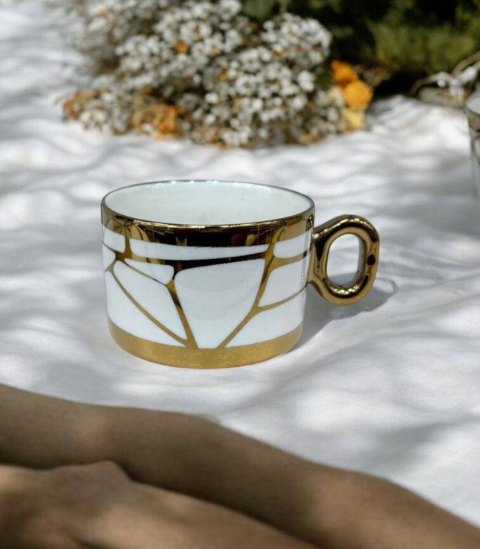 شات طرح‌ دار طلایی