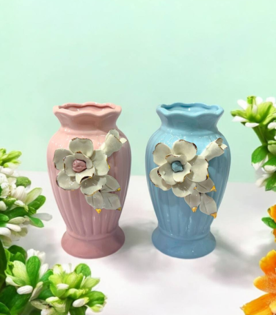 گلدان کوزه‌ ای گل برجسته