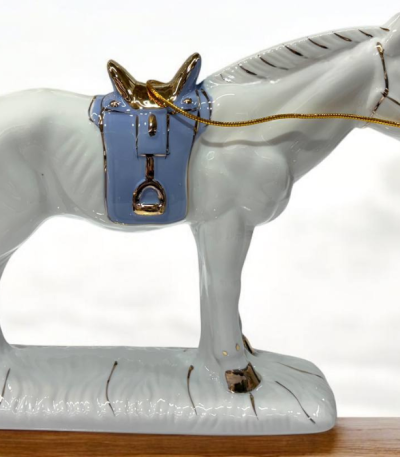 مجسمه اسب بزرگ