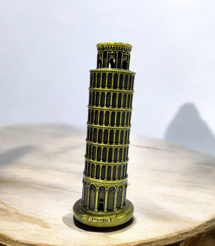 برج کج پیزا
