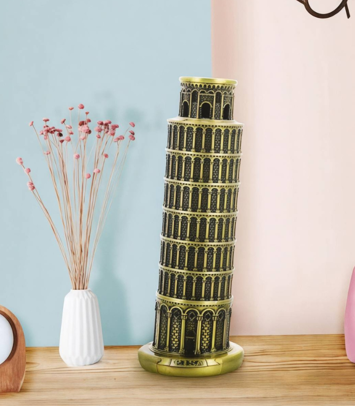 برج کج پیزا