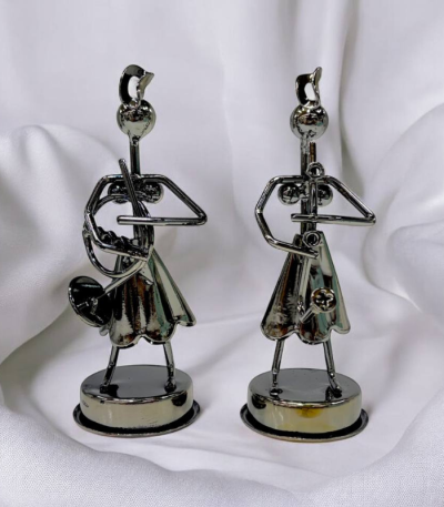 نوازنده فلزی خانم