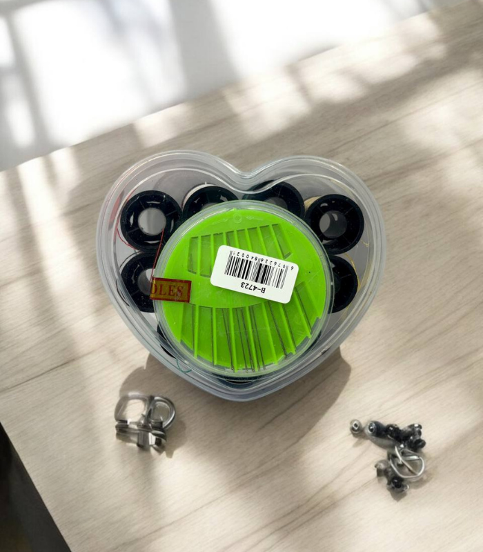 ست نخ و سوزن قلبی کوچک