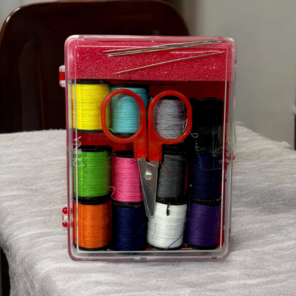 ست نخ و سوزن جعبه‌طلق